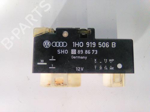 Used Electronic module Electronic module VW GOLF III (1H1) 1.9 D (64 hp) 22935784 22935784