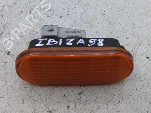 Pisca lateral esquerdo Pisca lateral esquerdo SEAT IBIZA II (6K1) 1.4 i 16V (101 hp) 19810390 19810390