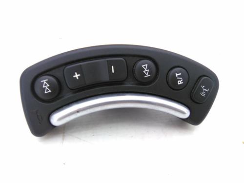 Used Steering wheel controls Steering wheel controls 19810773 19810773