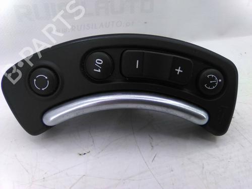 Used Steering wheel controls Steering wheel controls 19810824 19810824