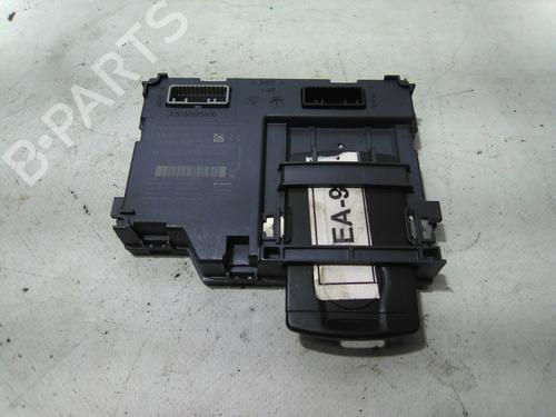 Used Card reader Card reader RENAULT CLIO IV (BH_) 1.5 dCi 75 (75 hp) 19811015 19811015