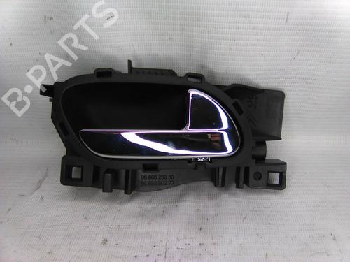 Used Front right interior door handle Front right interior door handle 19811658 19811658