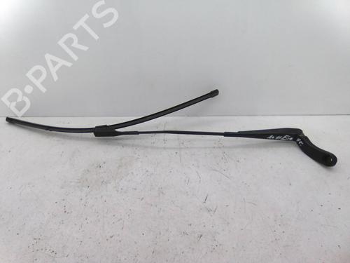 Used Front windshield wiper arm Front windshield wiper arm 19824430 19824430
