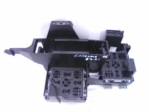 Used Fuse box Fuse box PORSCHE CAYENNE (9PA) 3.2 (250 hp) 19824501 19824501
