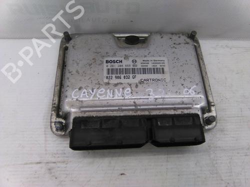 Used Engine control unit (ECU) Engine control unit (ECU) PORSCHE CAYENNE (9PA) 3.2 (250 hp) 19824502 19824502
