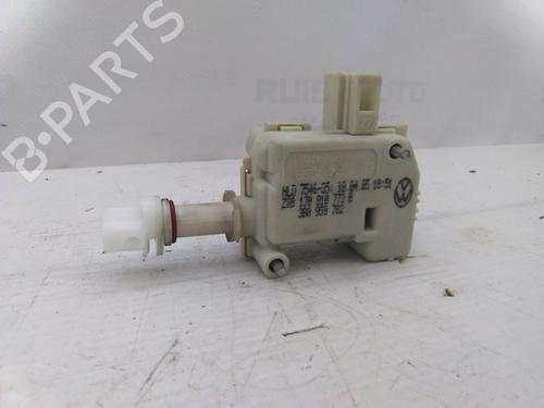 Used Fuel door actuator Fuel door actuator PORSCHE CAYENNE (9PA) 3.2 (250 hp) 19824506 19824506