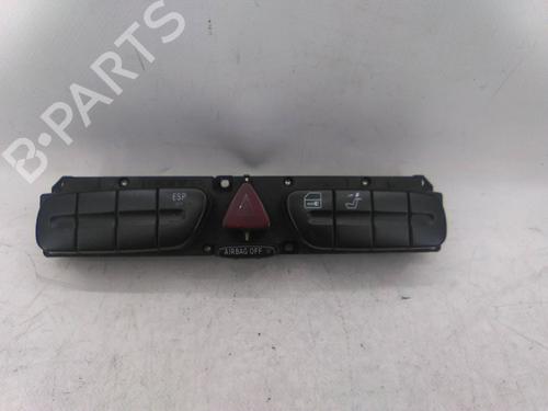Used Warning switch Warning switch MERCEDES-BENZ C-CLASS (W203) C 220 CDI (203.006) (136 hp) 19842789 19842789