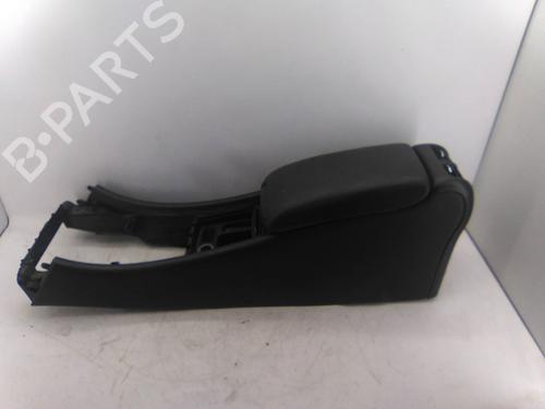 Used Middle console Middle console MERCEDES-BENZ C-CLASS (W203) C 220 CDI (203.006) (136 hp) 19842798 19842798