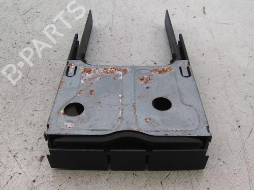 Portavasos/Objetos Portavasos/Objetos VW GOLF IV (1J1) 1.9 TDI (90 hp) 22960775 22960775