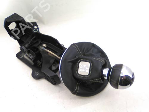 Used Gear lever Gear lever FIAT 500 (312_) 1.3 D Multijet (312AXB1A) (75 hp) 24371263 24371263