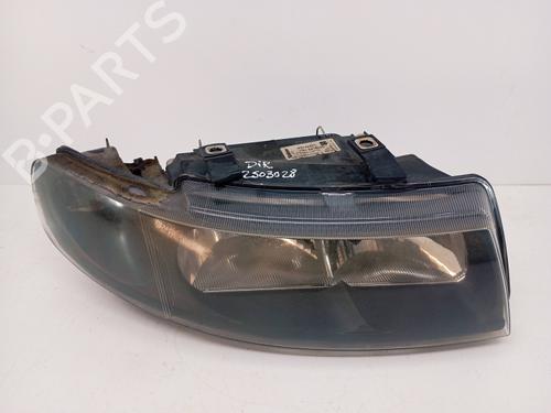 Used Right headlight Right headlight SEAT LEON (1M1) 1.6 16 V (105 hp) 33030431 33030431