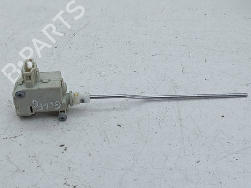 Used Fuel door actuator Fuel door actuator VW GOLF VI (5K1) 2.0 TDI (140 hp) 24335809 24335809
