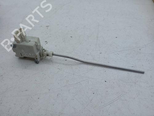 Used Fuel door actuator Fuel door actuator VW GOLF VI (5K1) 2.0 TDI (140 hp) 24341386 24341386
