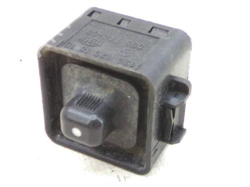 Used Switch Switch MERCEDES-BENZ 190 (W201) D 2.0 (201.122) (75 hp) 29405730 29405730