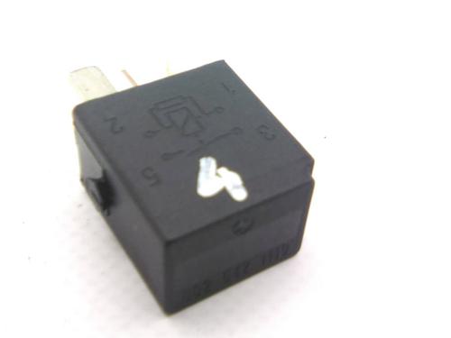 switch-mercedes-benz-c-class-t-model-s204-2007-2008-2009-2010-2011-2012-2013-2014-27305922 main image