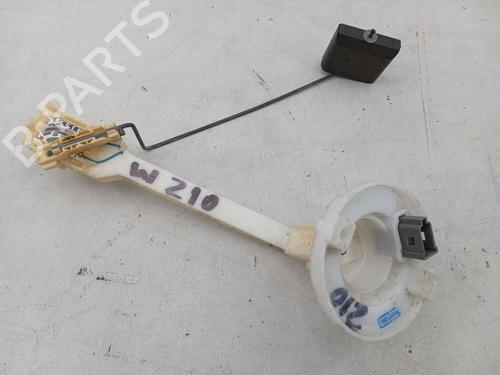 Used Fuel pump Fuel pump MERCEDES-BENZ E-CLASS (W210) E 220 D (75 hp) 31256275 31256275