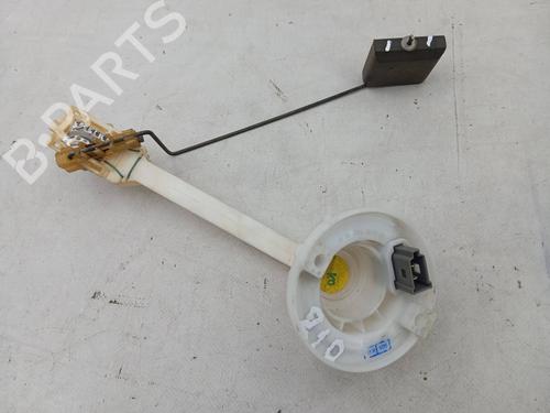 Used Fuel pump Fuel pump MERCEDES-BENZ E-CLASS (W210) E 220 D (75 hp) 31256278 31256278