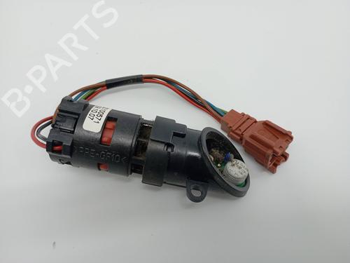 Used Electronic module Electronic module RENAULT LAGUNA III (BT0/1) 2.0 dCi (BT07, BT0J, BT14, BT1A, BT1S) (131 hp) 30626761 30626761