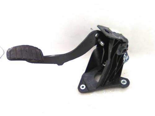 Used Clutch pedal Clutch pedal RENAULT LAGUNA III (BT0/1) 2.0 dCi (BT07, BT0J, BT14, BT1A, BT1S) (131 hp) 30471069 30471069