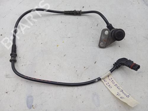 Used Electronic module Electronic module MERCEDES-BENZ E-CLASS (W210) E 220 D (210.004) (95 hp) 31256437 31256437