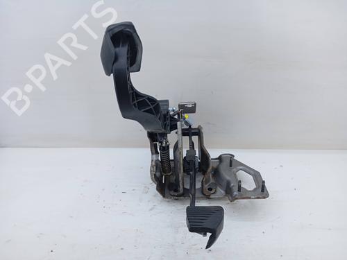 Used Break pedal Break pedal PEUGEOT 2008 I (CU_) 1.2 VTi (82 hp) 30002529 30002529
