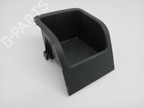 Kopholder/Genstandsholder Kopholder/Genstandsholder SEAT ARONA (KJ7, KJP) 1.0 TSI (116 hp) 31323109 31323109