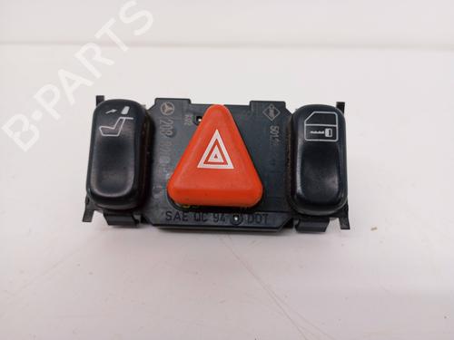 Used Warning switch Warning switch MERCEDES-BENZ CLK (C208) CLK 200 (208.335) (136 hp) 33121464 33121464