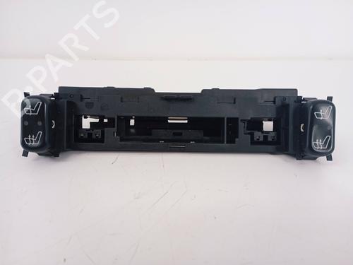 Used Switch Switch MERCEDES-BENZ E-CLASS (W210) E 200 (210.035) (136 hp) 33211679 33211679