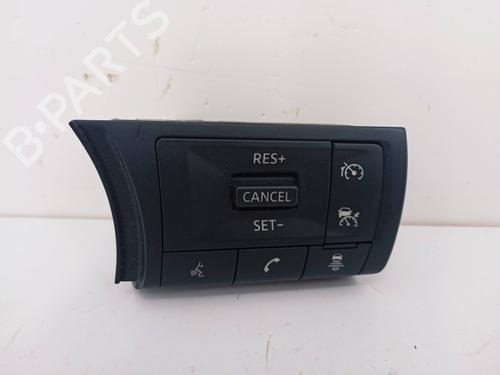 Used Steering wheel controls Steering wheel controls 36227169 36227169
