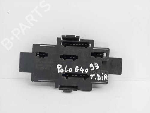 Used Lamp holder Lamp holder VW POLO II (86C, 80) 1.0 (40 hp) 31807114 31807114