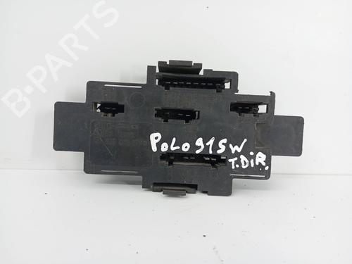 Lampeholder Lampeholder VW POLO II (86C, 80) 1.0 (40 hp) 31807115 31807115