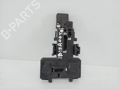 Used Lamp holder Lamp holder SEAT IBIZA II (6K1) 1.9 TD (75 hp) 31723526 31723526