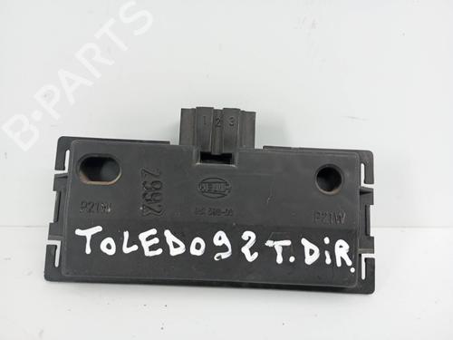 Used Lamp holder Lamp holder SEAT TOLEDO I (1L2) 1.9 TD (75 hp) 31807118 31807118