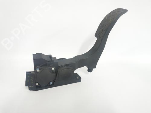 Pedal VW POLO IV (9N_, 9A_) 1.9 TDI (101 hp) 22937522