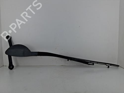 Used Front windshield wiper arm Front windshield wiper arm 36228023 36228023