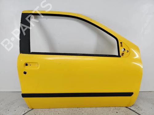 Porta frente direita Porta frente direita FIAT PUNTO (176_) 1.2 16V (86 hp) 37153800 37153800
