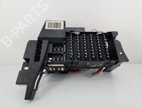 Used Fuse box Fuse box 37519370 37519370