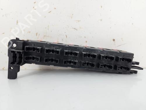Used Fuse box Fuse box 37519391 37519391