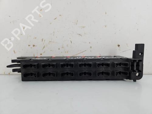 Used Fuse box Fuse box 37519396 37519396