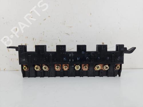 Used Fuse box Fuse box 37519394 37519394