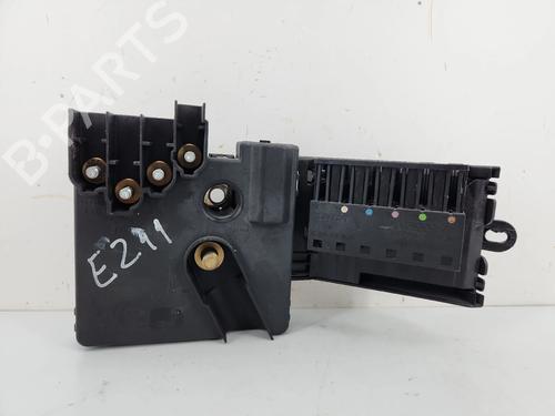 Used Fuse box Fuse box 37667042 37667042