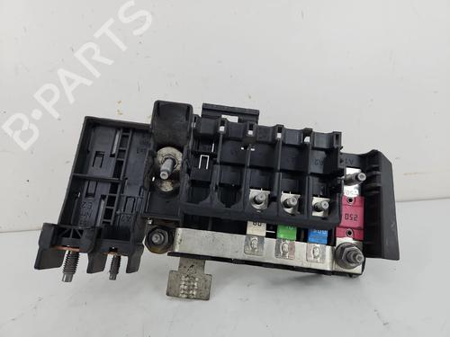 Used Fuse box Fuse box 37667032 37667032