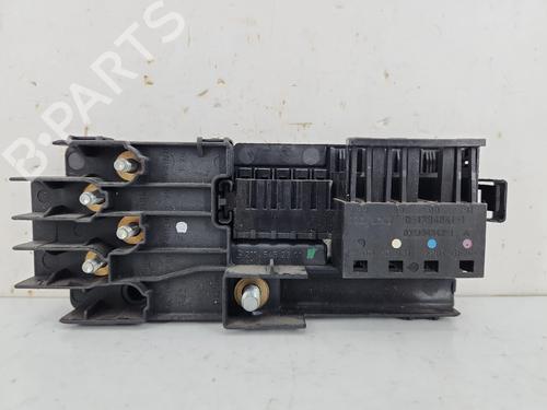 Used Fuse box Fuse box 37665472 37665472