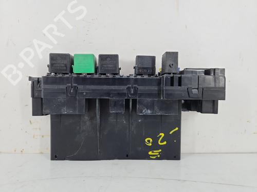 Used Fuse box Fuse box 37667056 37667056