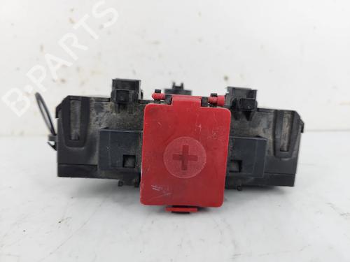 Used Fuse box Fuse box 37667068 37667068