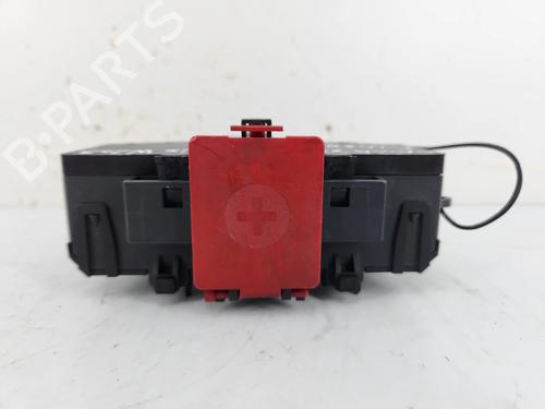 Used Fuse box Fuse box 37667067 37667067