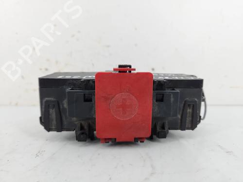 Used Fuse box Fuse box 37667066 37667066
