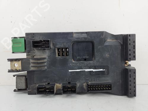 Used Fuse box Fuse box 37671874 37671874