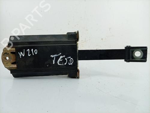 Used Hinge/Door check strap Hinge/Door check strap 38471758 38471758