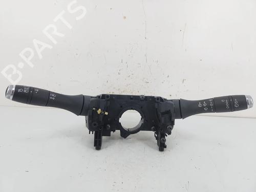 switch-renault-clio-v-b7_-2019-38962783 main image